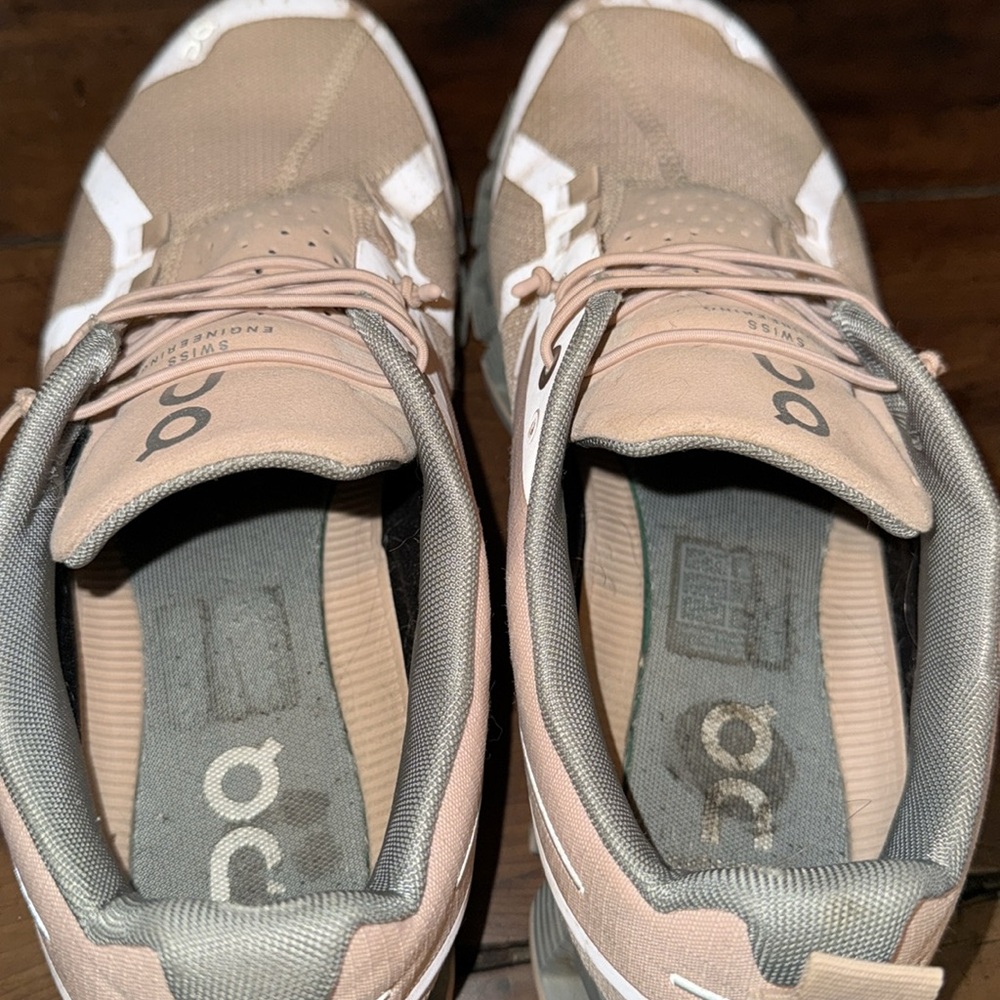 On Running Pink Sneakers with Gray Soles - Picture 11 of 12